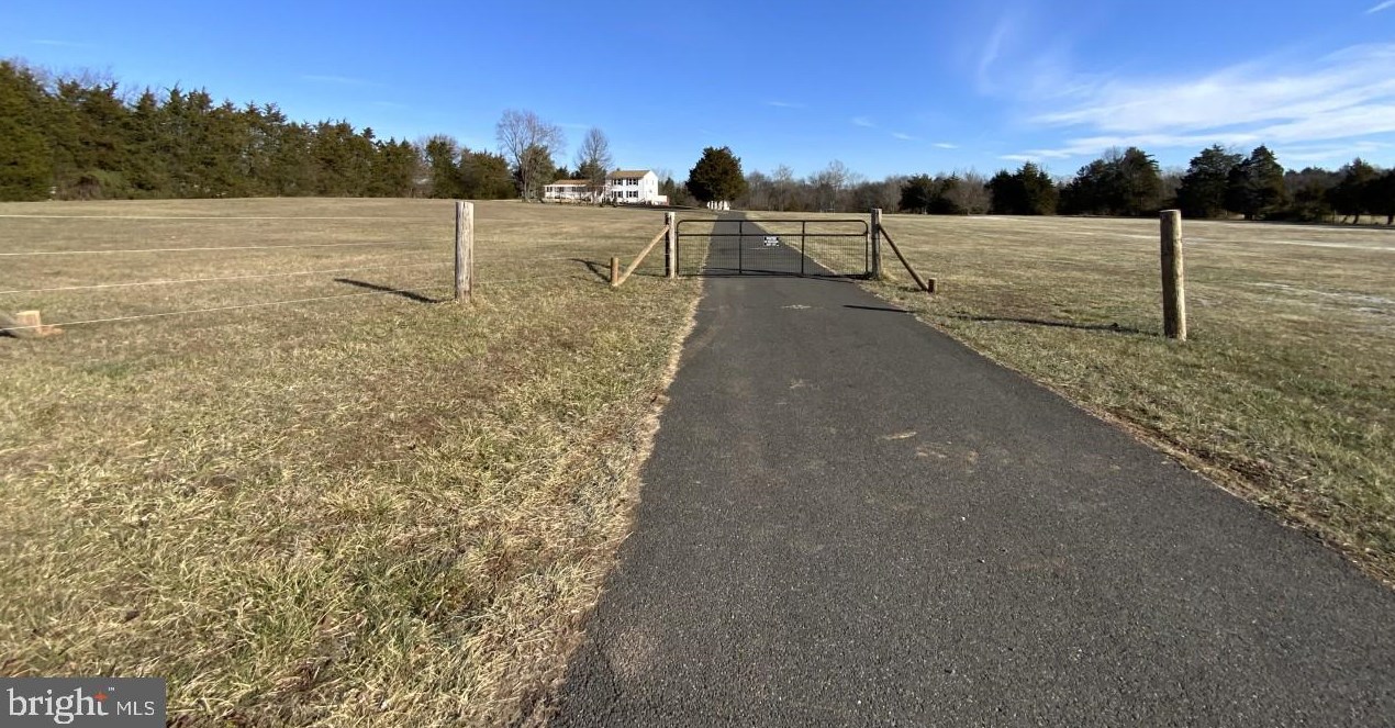 12701 Aden Rd, Nokesville, VA 20181