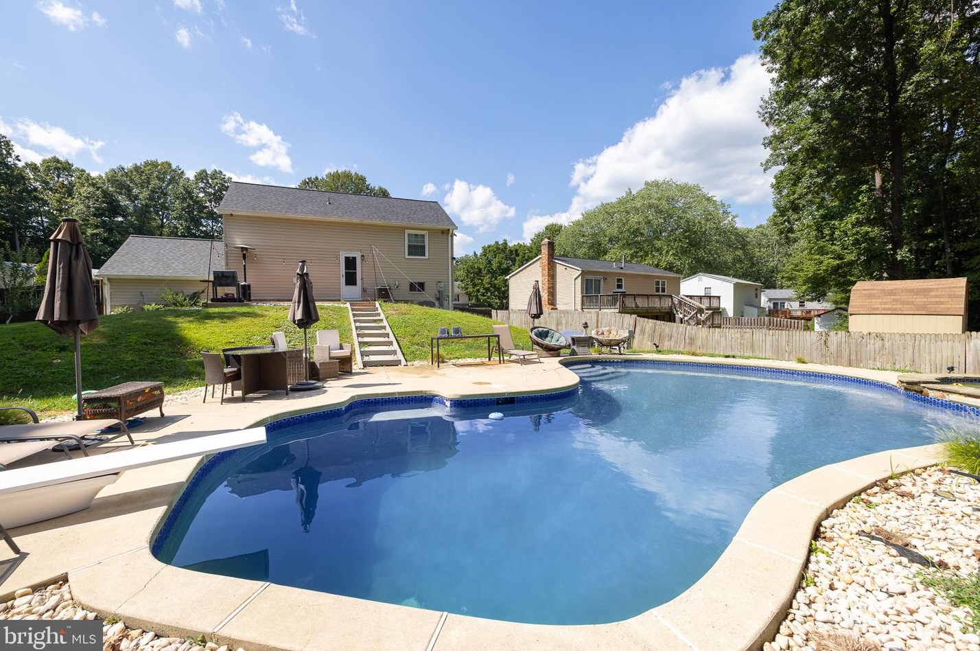 14277 Sonnette Ct, Woodbridge VA  22193-3423 exterior