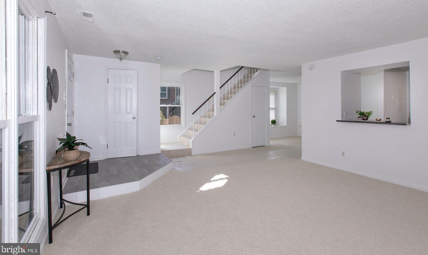 10498 Stonington Ln, Manassas VA  20109-6453 exterior