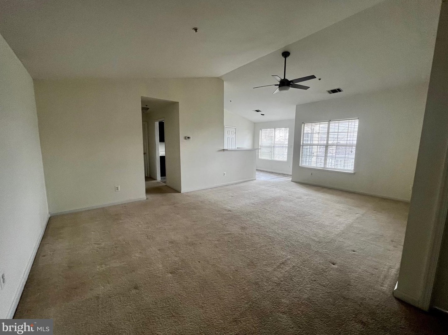 8050 Lisle Dr Apt 302, Manassas, VA 20109