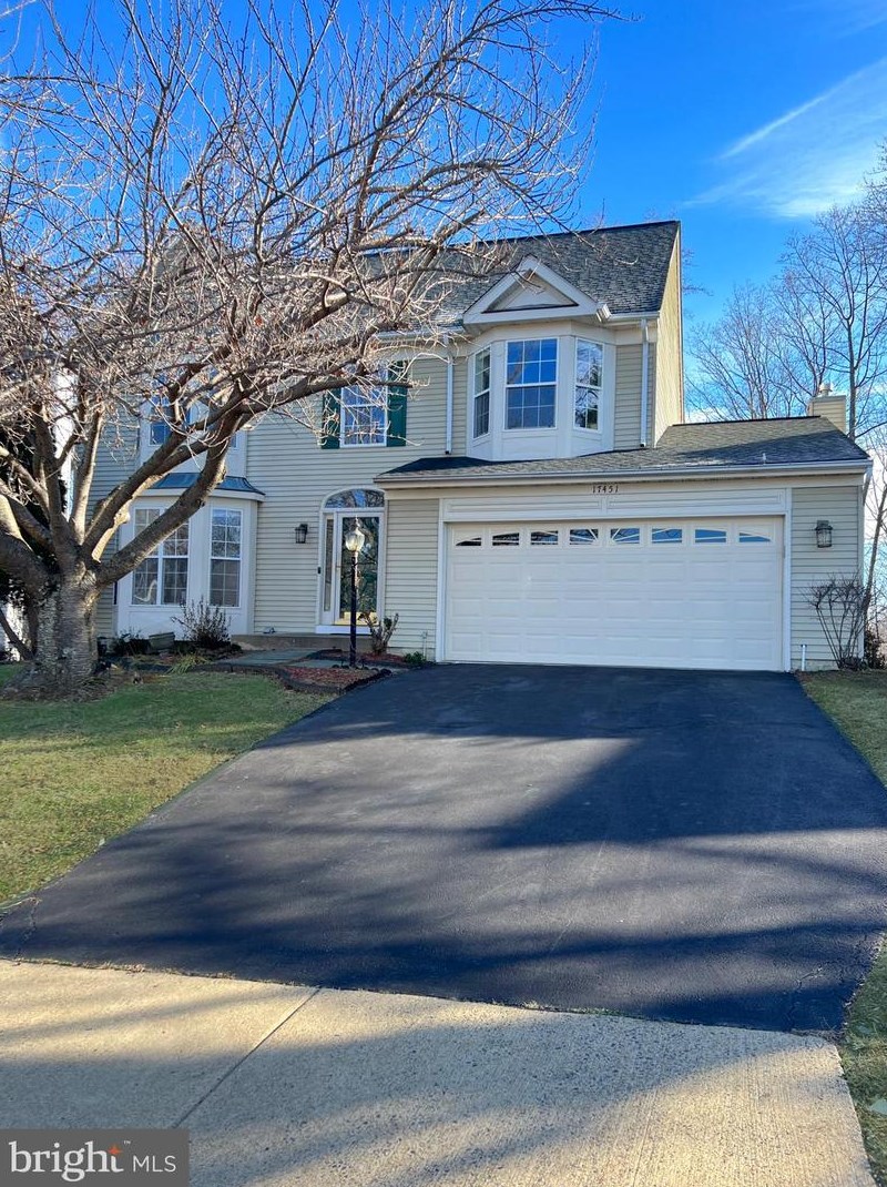 17451 Glennville Dr, Dumfries, VA 22026
