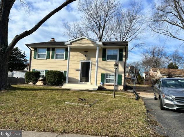 4512 Knoll Dr, Woodbridge, VA 22193