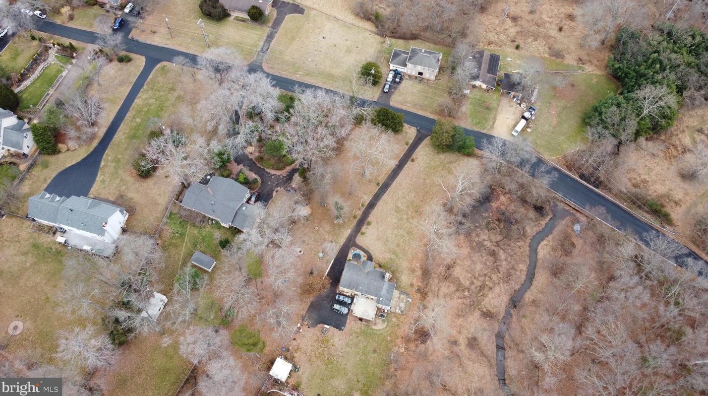 7414 Lake Dr, Manassas, VA 20111-1960