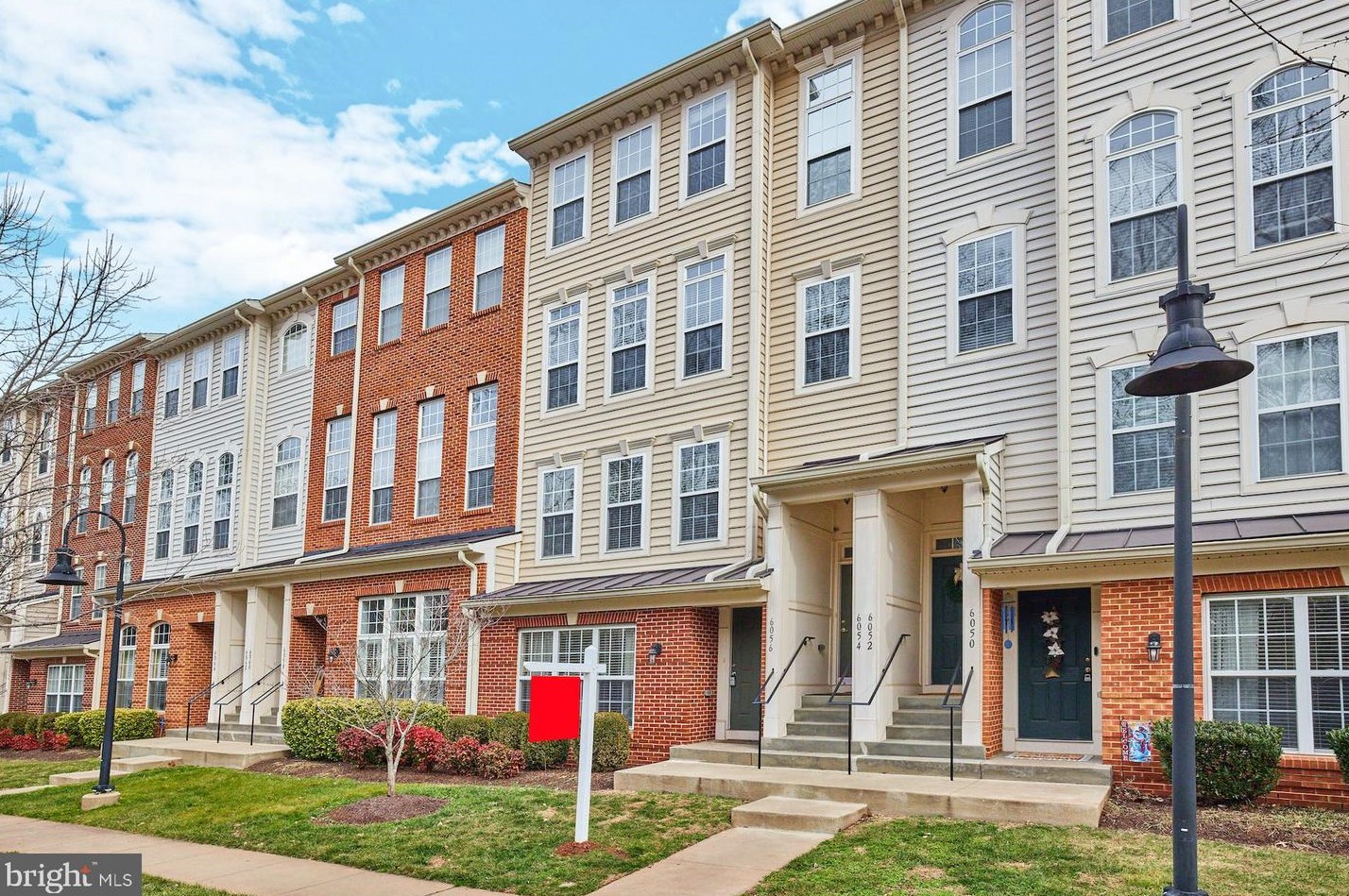 6056 Aster Haven Cir, Haymarket, VA 20169