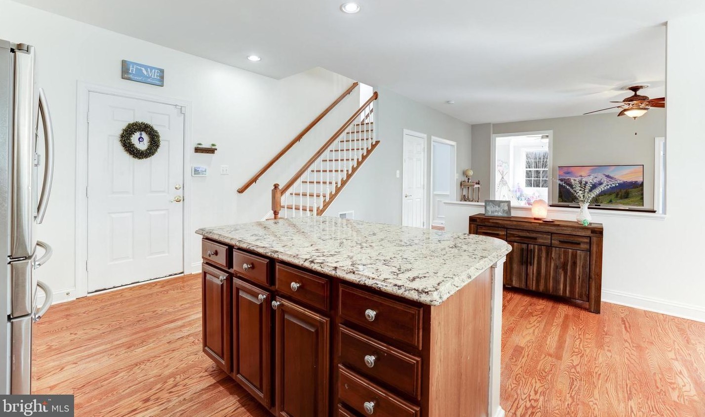14018 Flagtree Pl, Manassas VA  20112-3884 exterior