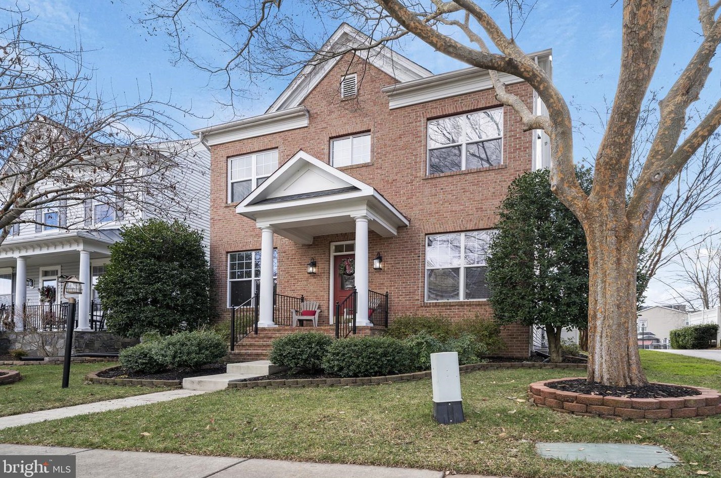 14221 Catbird Dr, Gainesville, VA 20155