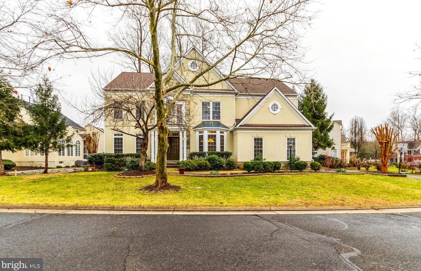 8101 Willingboro Ct, Gainesville, VA 20155