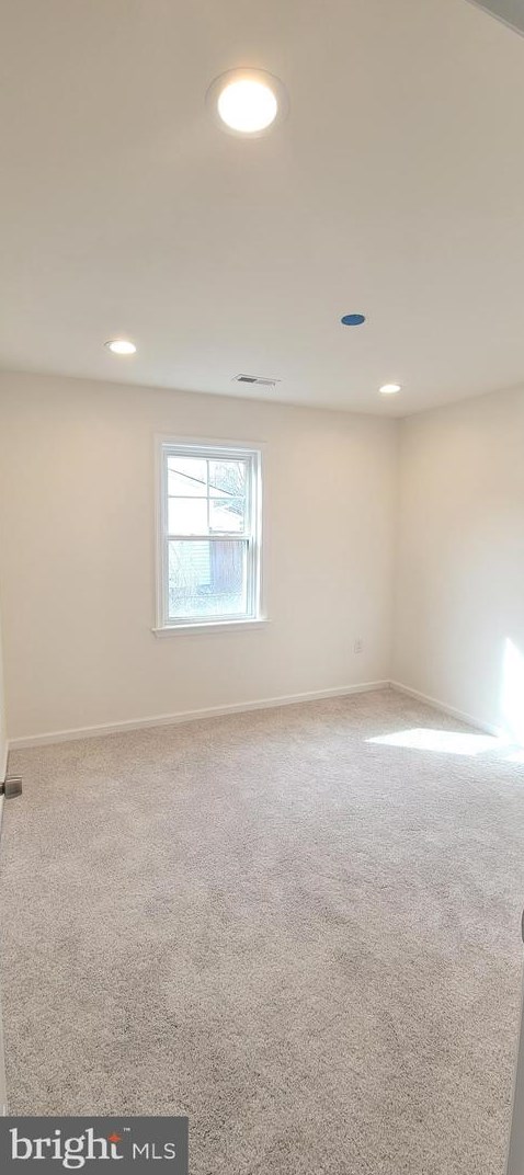 15124 Concord Dr, Woodbridge VA  22193-1640 exterior