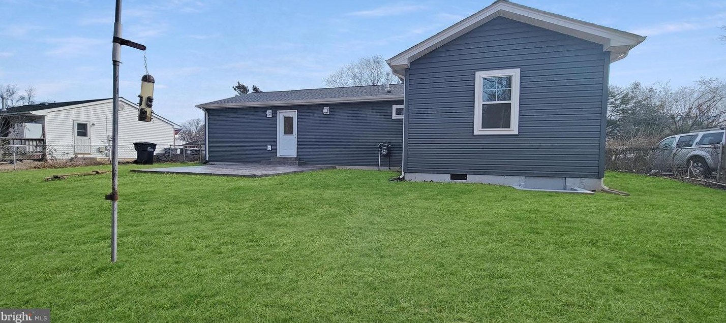 15124 Concord Dr, Woodbridge VA  22193-1640 exterior