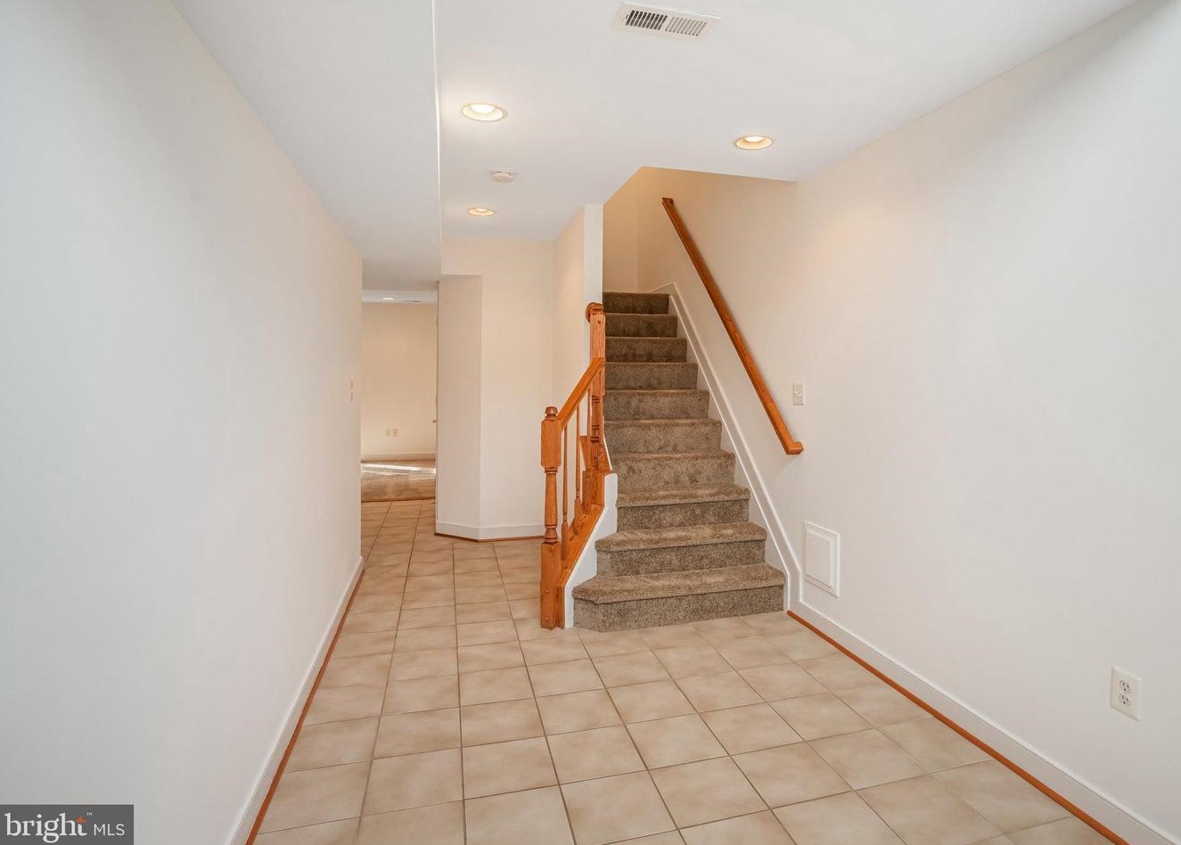 15435 Binder Ct, Woodbridge VA  22193-8511 exterior