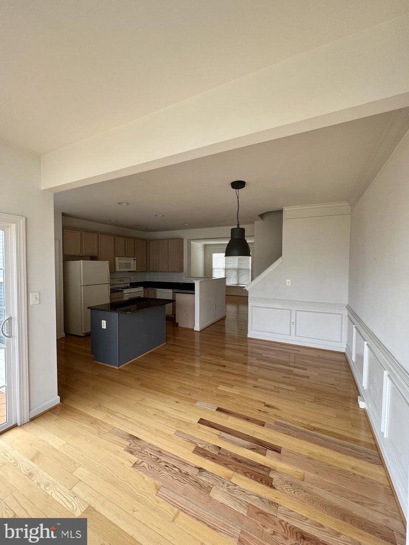 8114 Rainwater Cir, Manassas VA  20111-5231 exterior