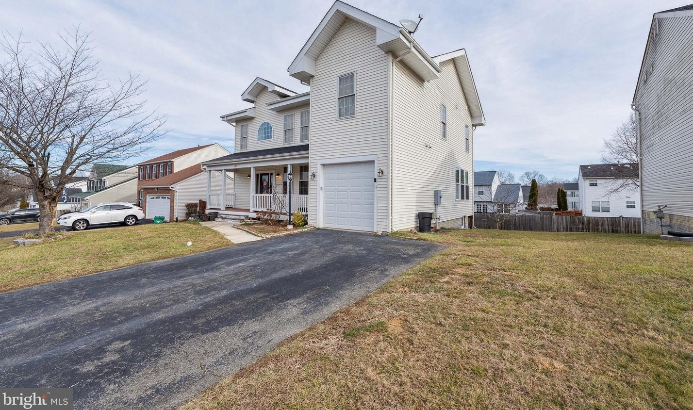 13829 Redstone Dr, Woodbridge, VA 22193
