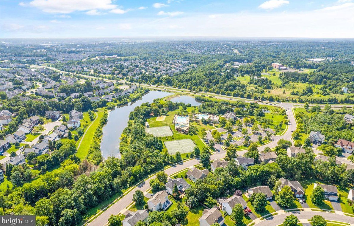 9104 Acadia Park Dr, Bristow, VA 20136-2105