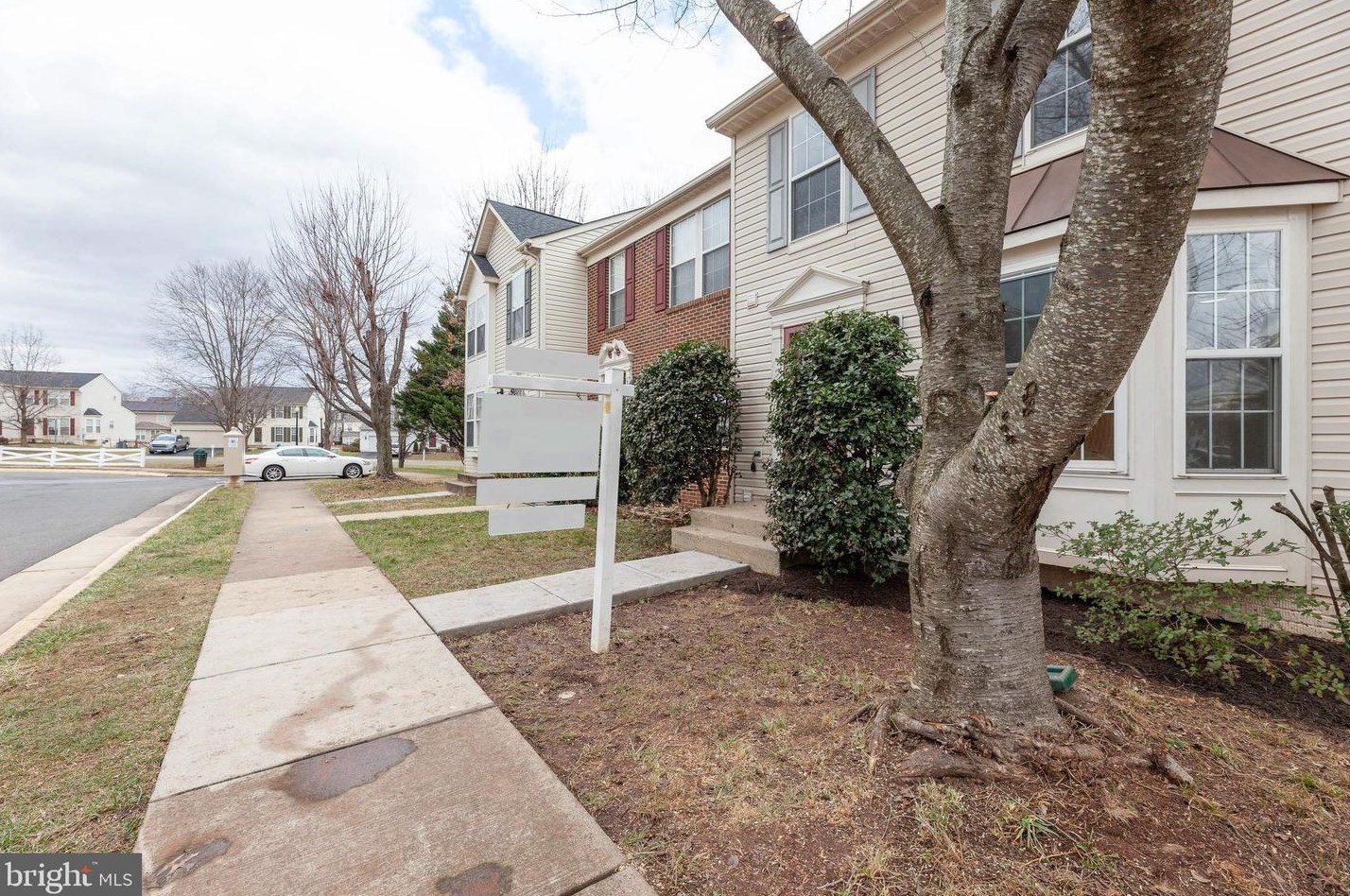 7015 Sauvage Ln, Gainesville, VA 20155