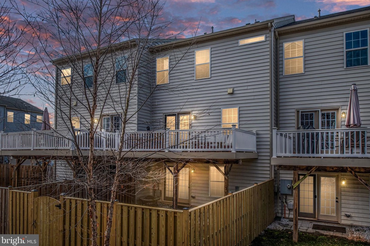 7009 Darbey Knoll Dr, Gainesville, VA 20155