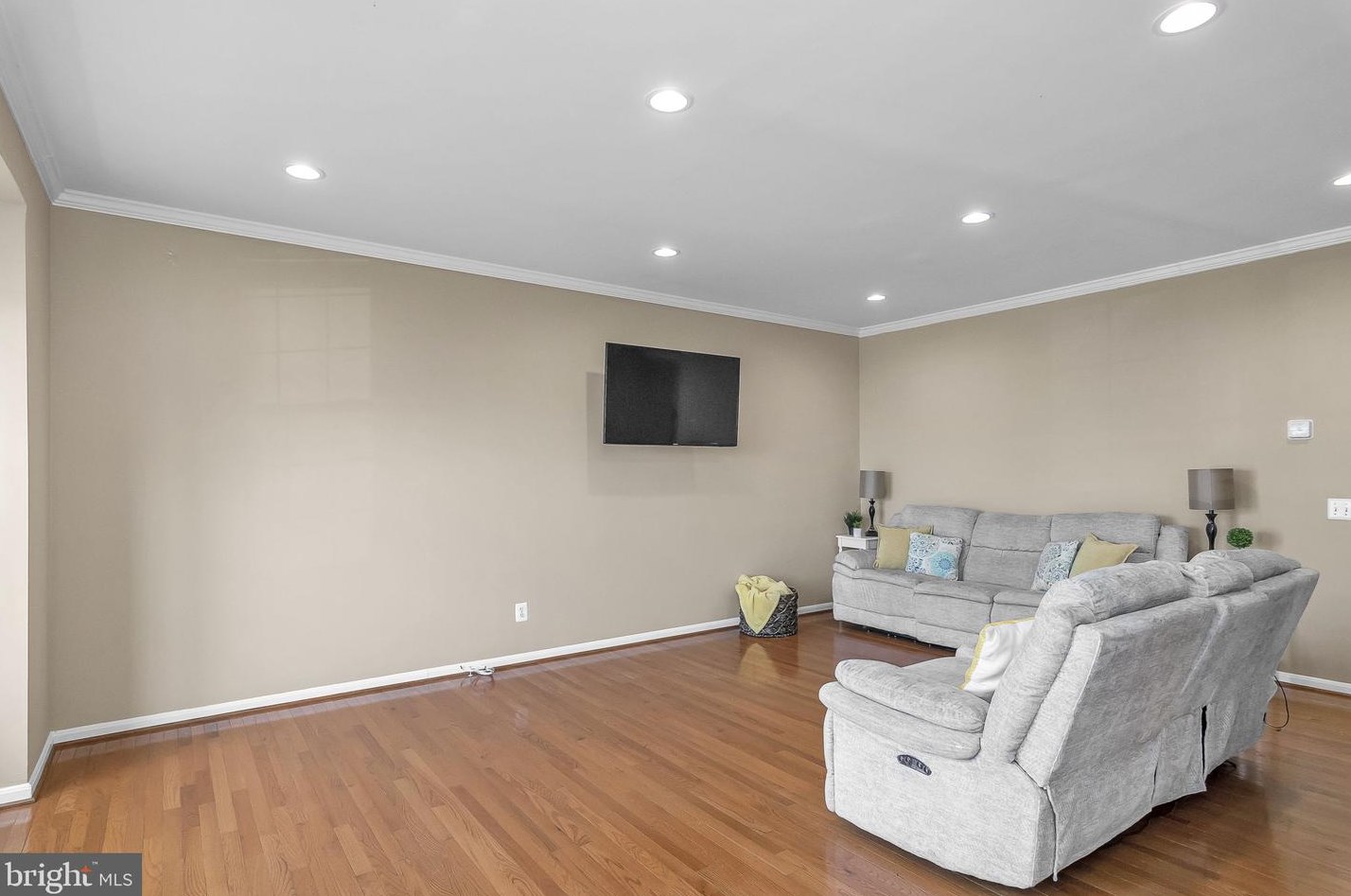 4921 Benecia Ln, Dumfries VA  22025-1243 exterior