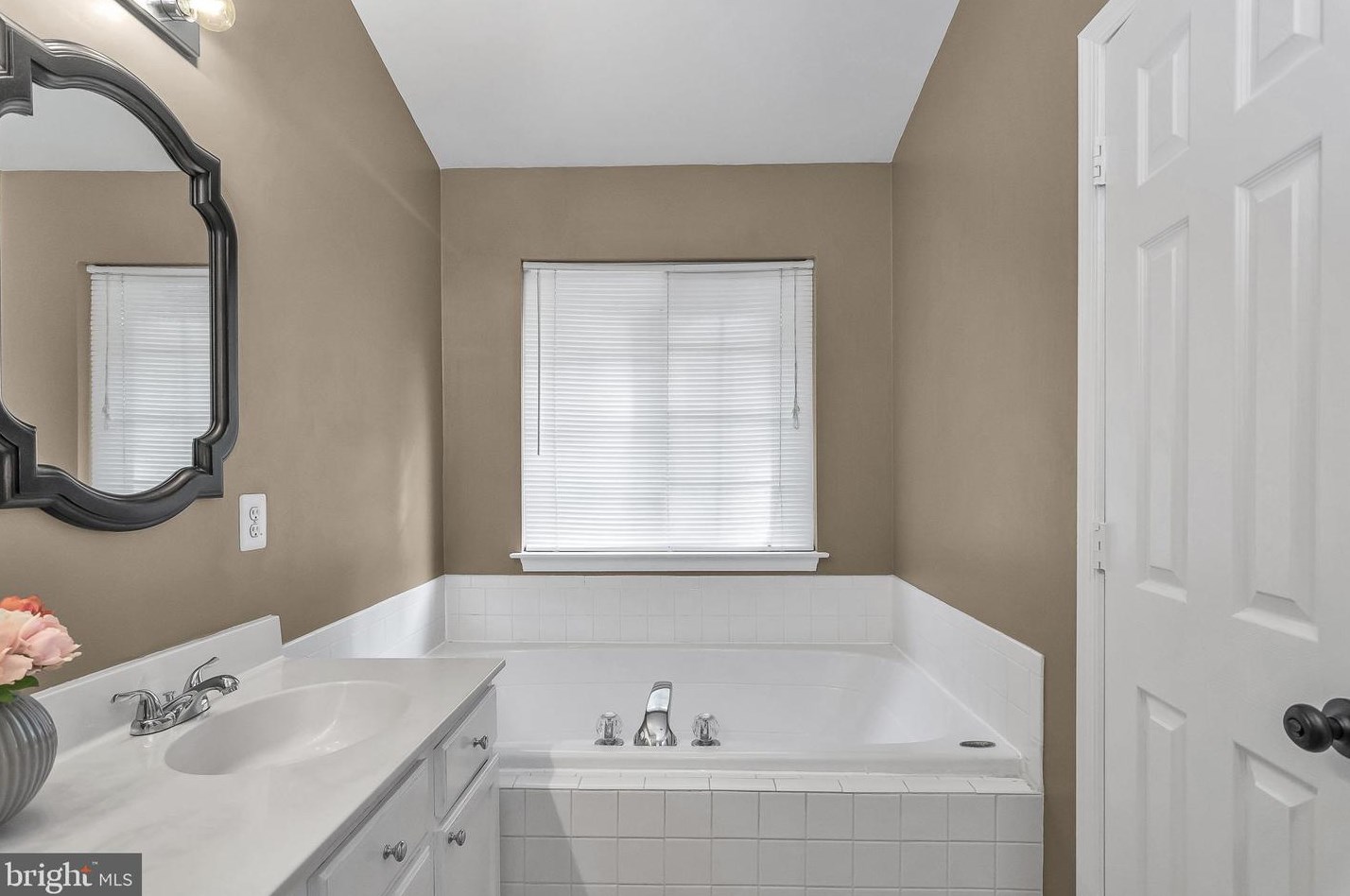 4921 Benecia Ln, Dumfries VA  22025-1243 exterior