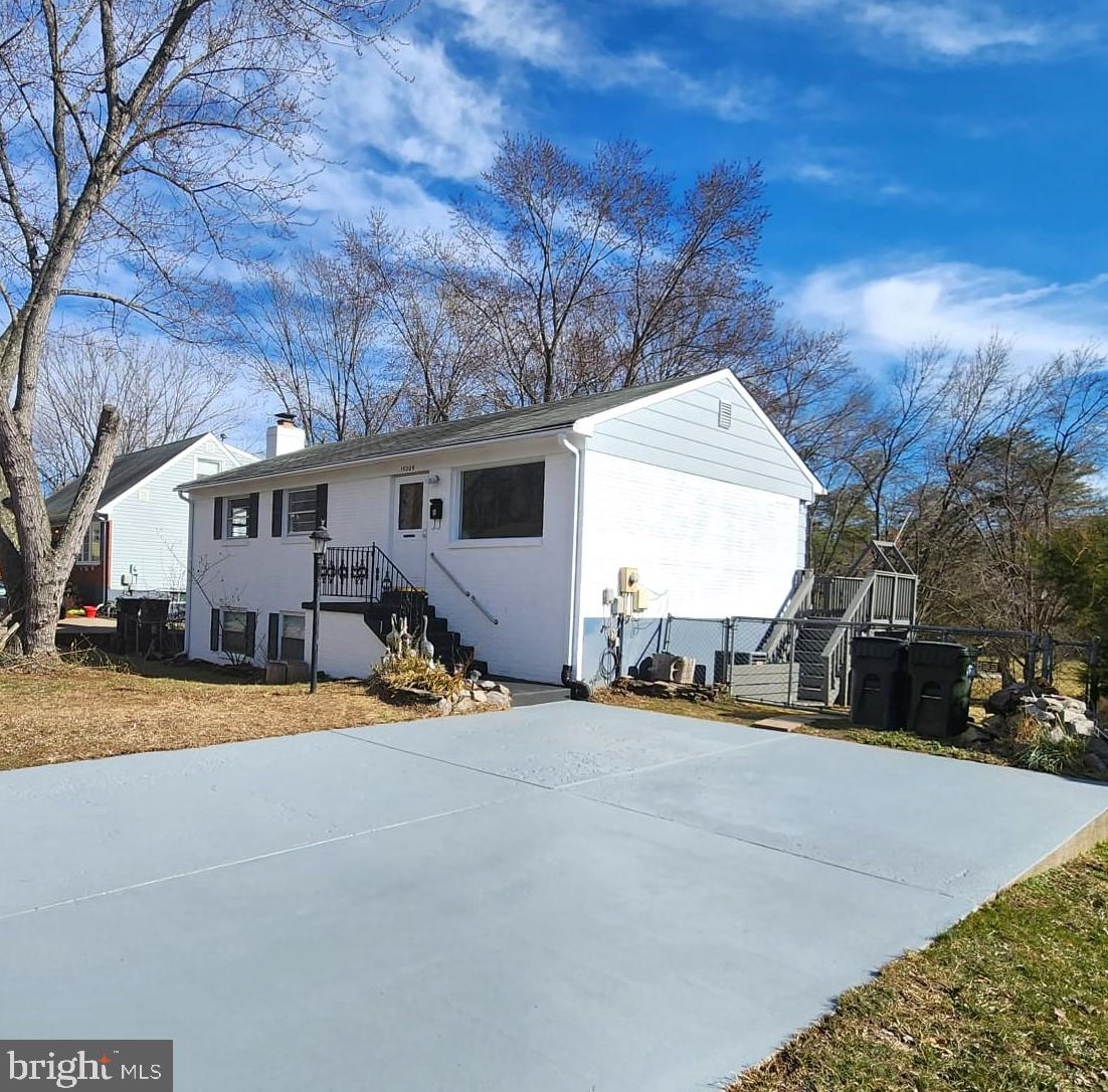 15209 Crescent St, Woodbridge, VA 22193-1622