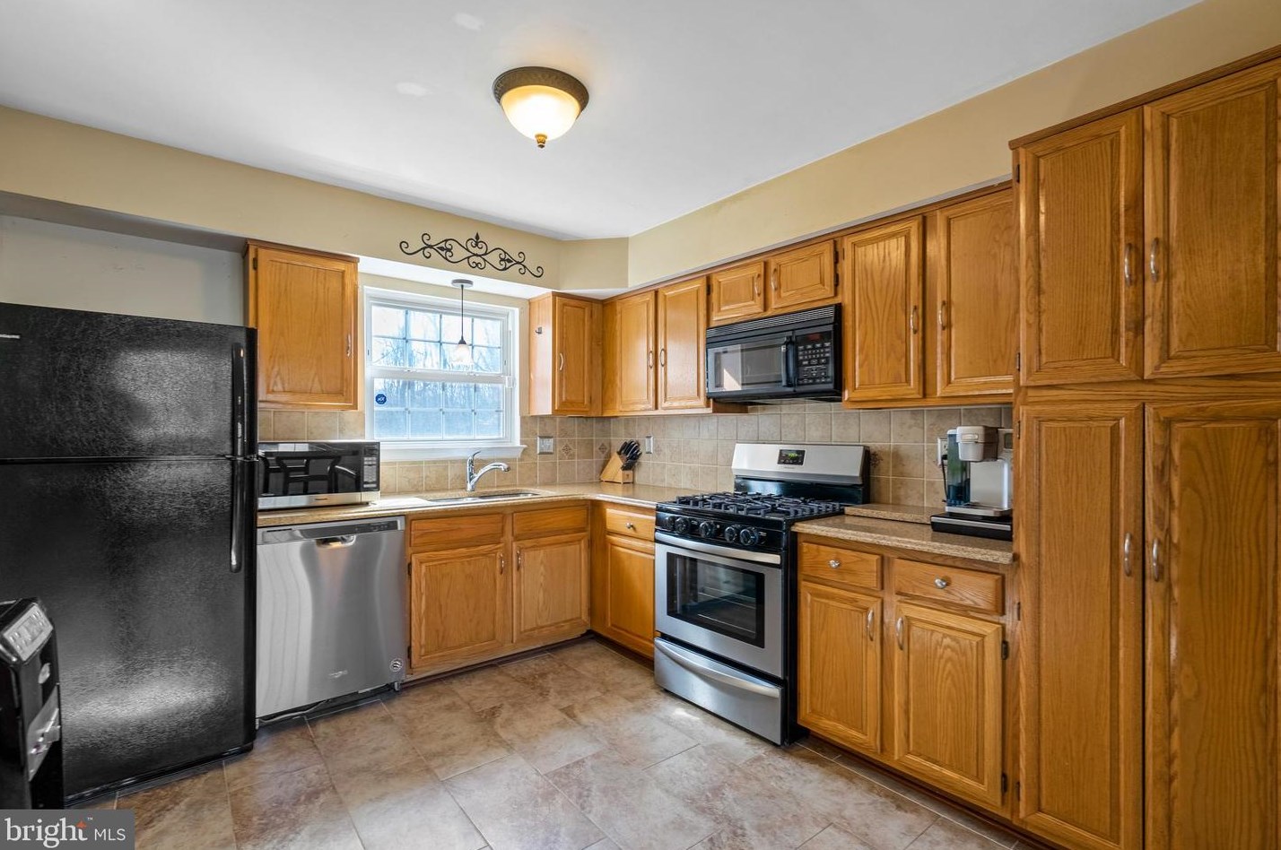 13931 Ruler Ct, Woodbridge, VA 22193