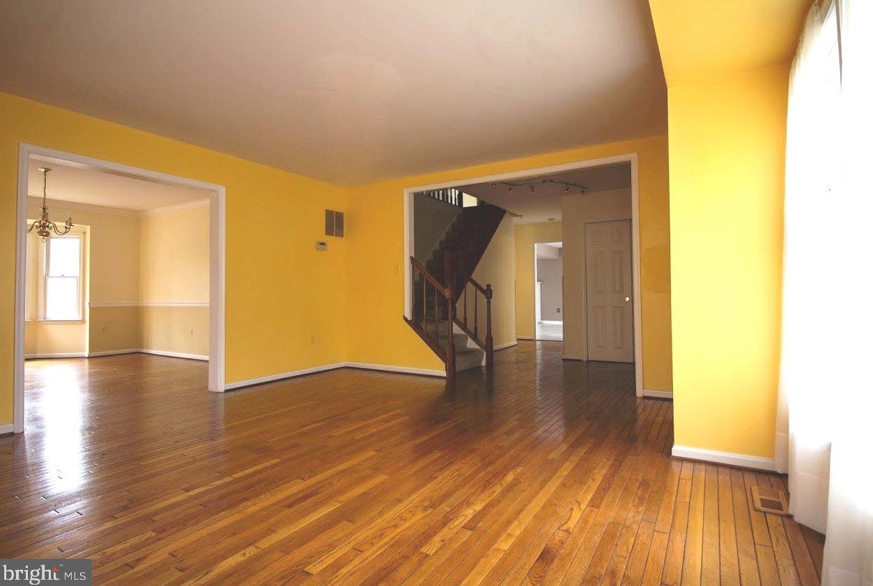 3304 Rollingwood Dr, Woodbridge, VA 22192