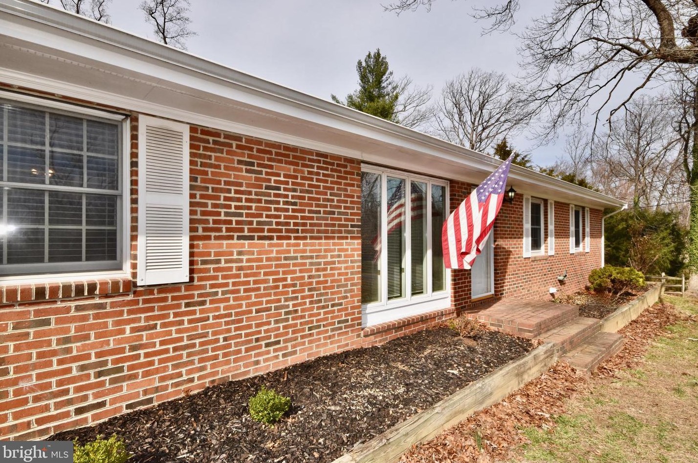 16000 Tiffany Ln, Haymarket, VA 20169