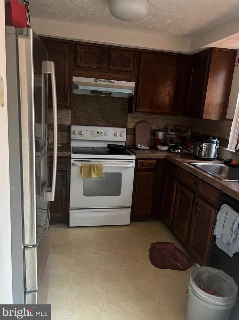 15067 Mill Spring Dr, Dumfries, VA 22025