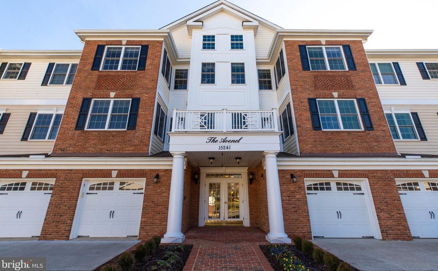 15241 Royal Crest Dr #202, Haymarket, VA 20169