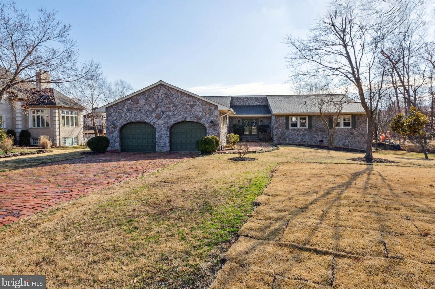 18497 Running Pine Ct, Triangle, VA 22172