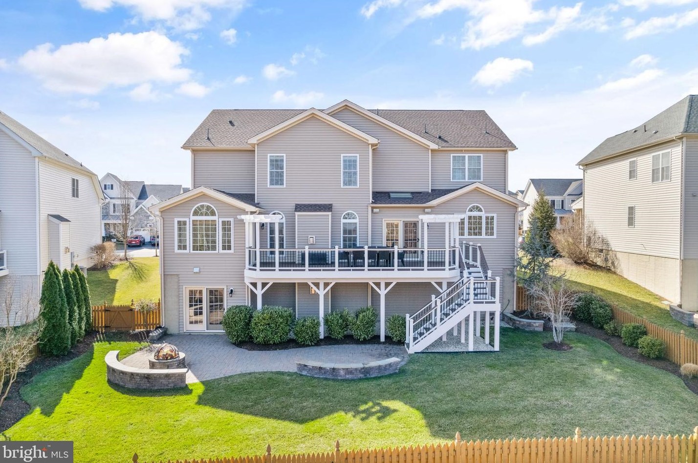 5812 Waterloo Bridge Cir, Haymarket, VA 20169