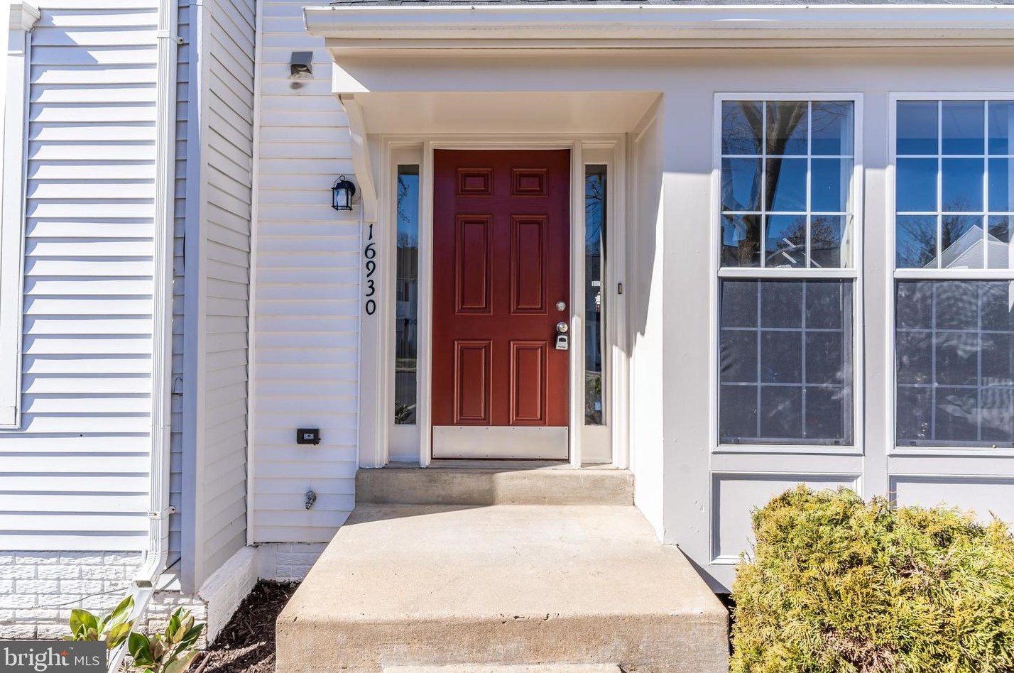 16930 Toms River Loop, Dumfries, VA 22026-2178