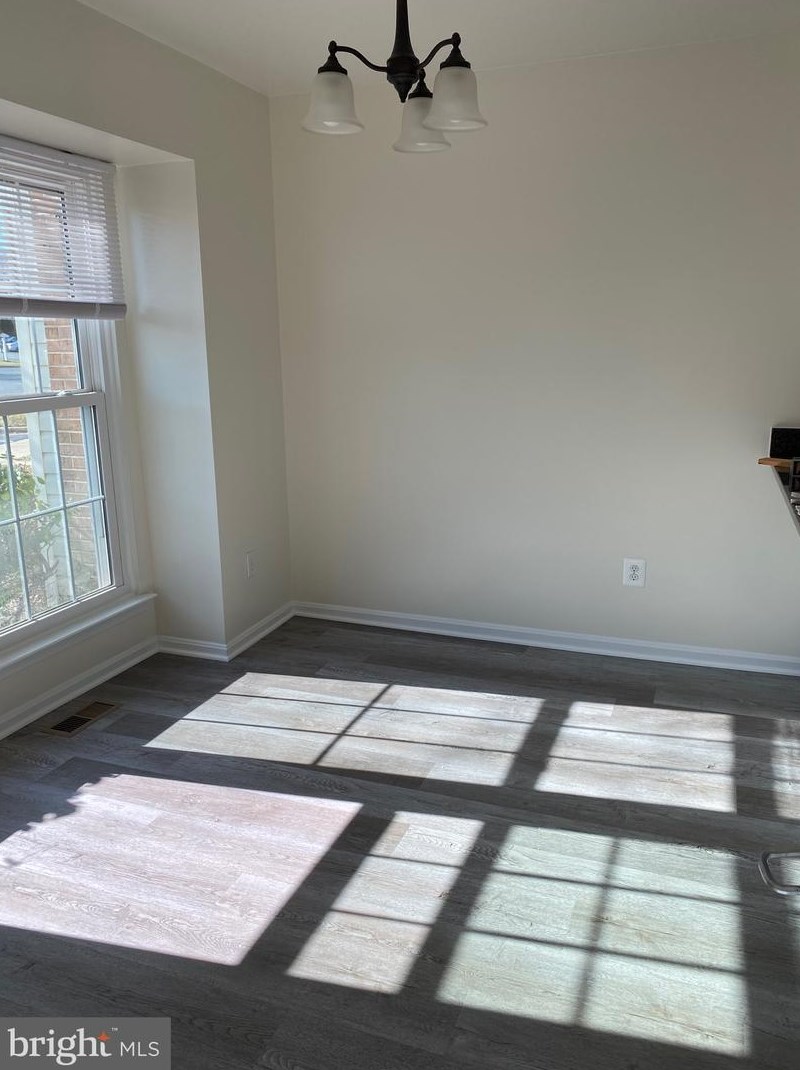 6132 Trident Ln, Woodbridge, VA 22193