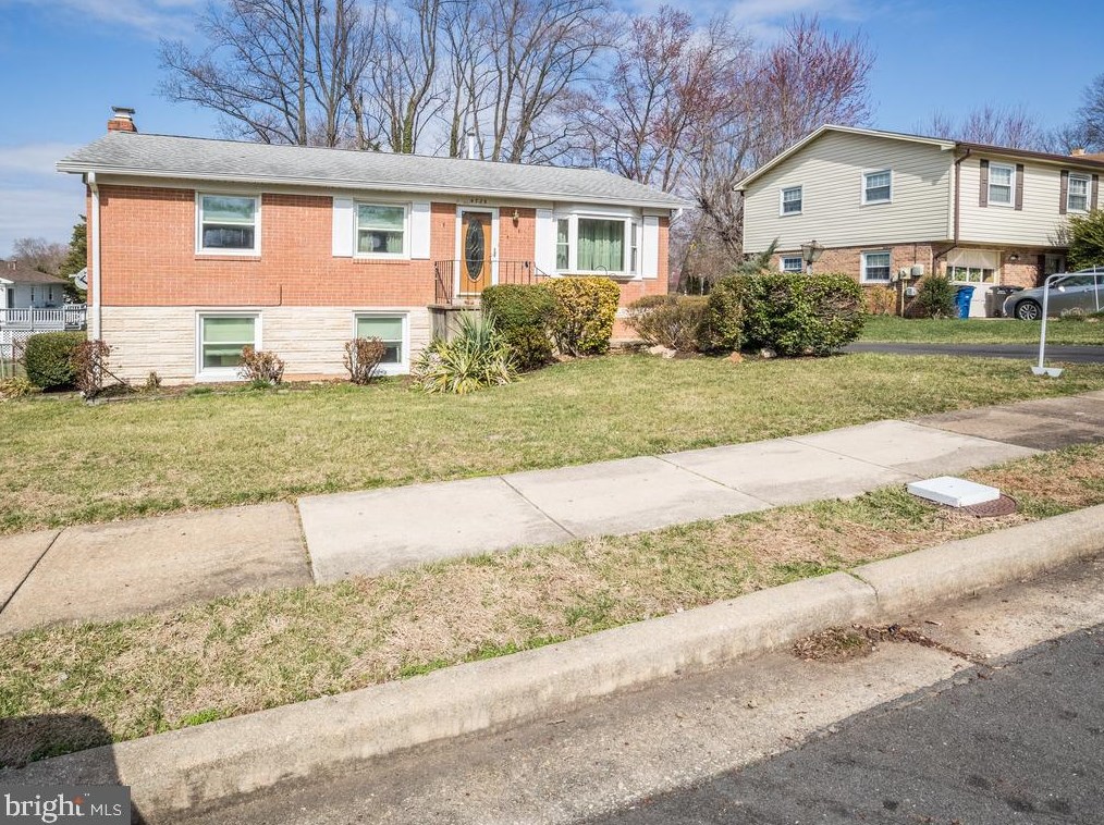 4726 Kellogg Dr, Woodbridge, VA 22193