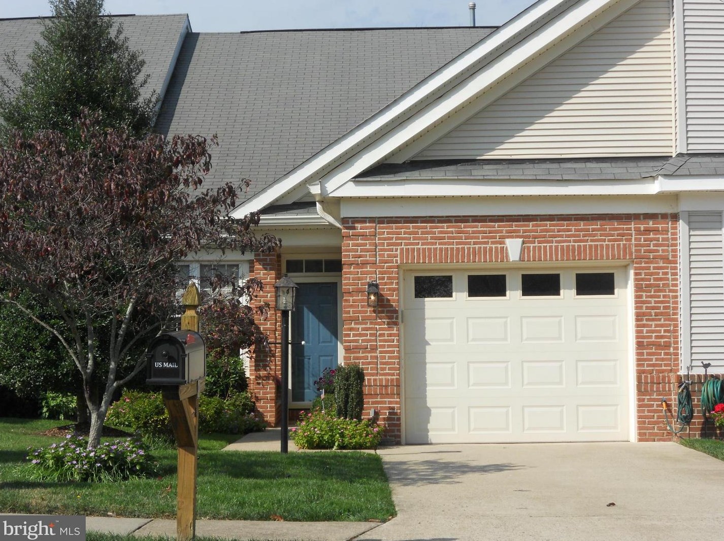 6904 Walnut Hill Dr, Gainesville, VA 20155