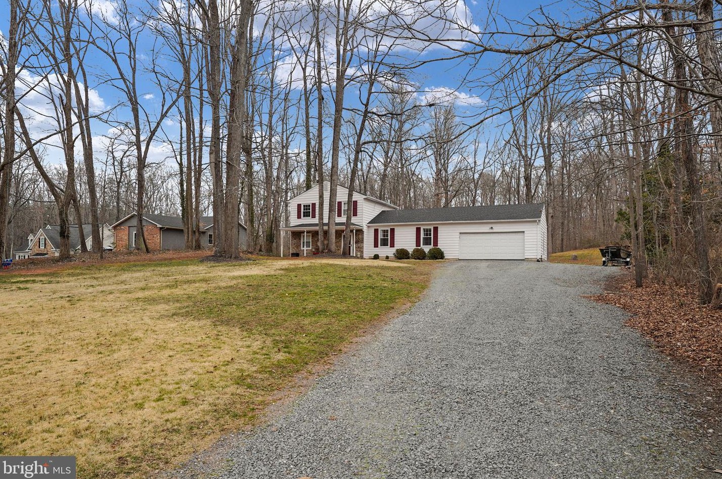 9604 Leeta Cornus Ln, Nokesville, VA 20181
