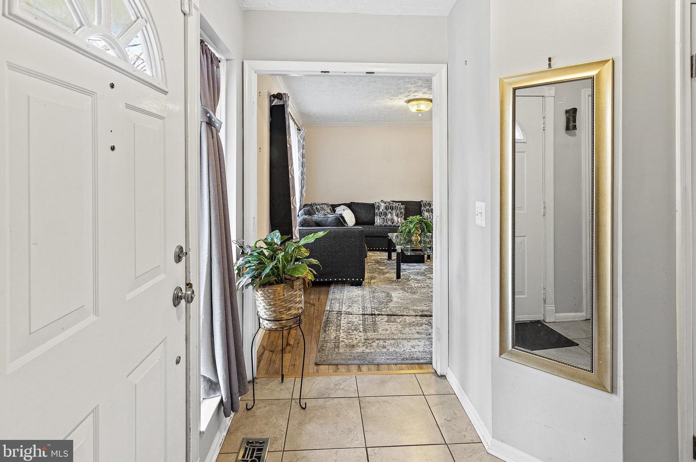 12844 Valleyhill St, Woodbridge, VA 22192