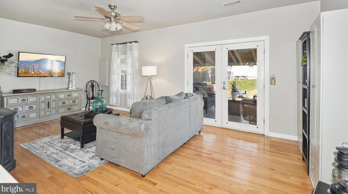 7382 Colton Ln, Manassas VA  20109-2957 exterior