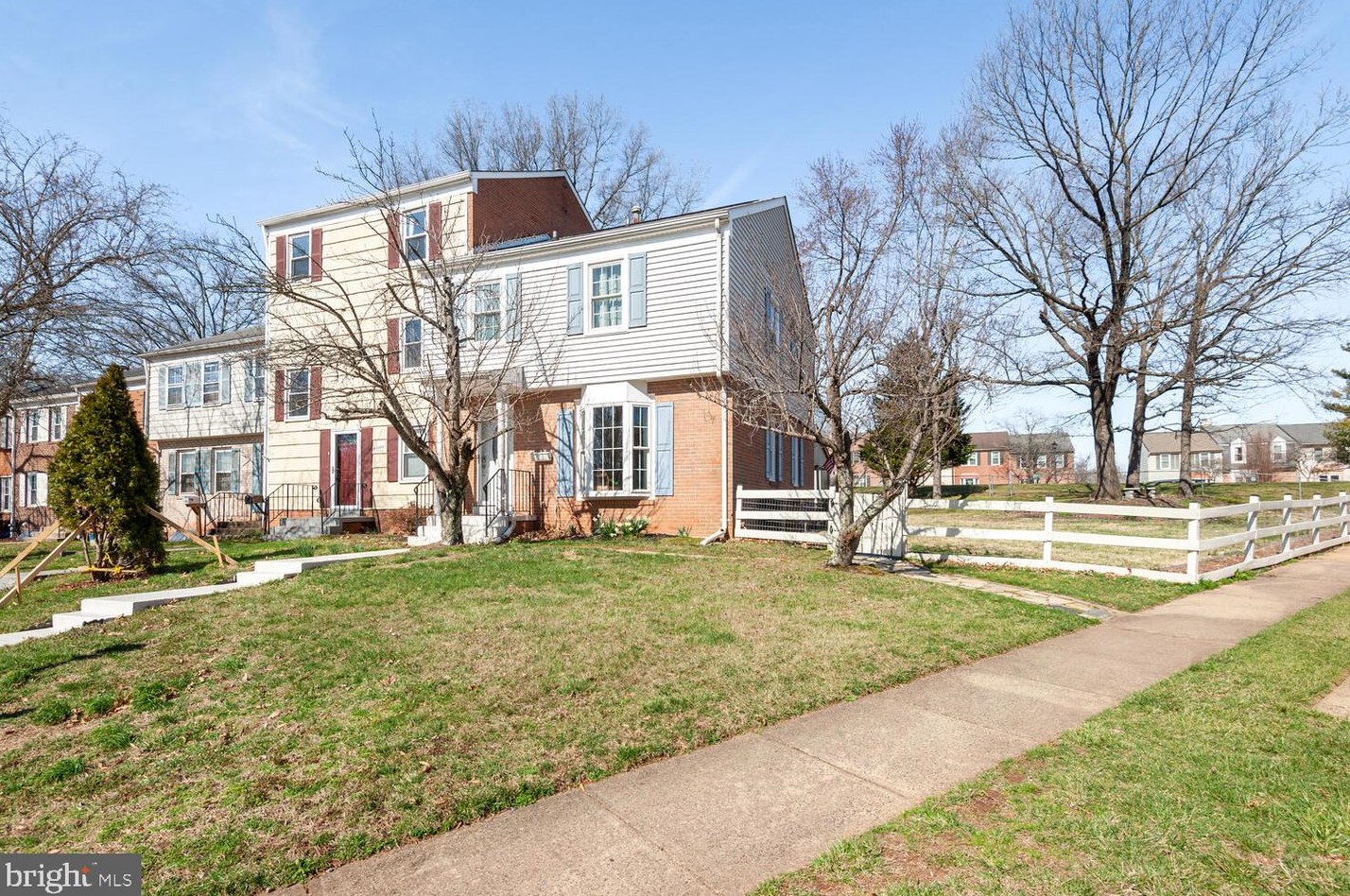 7382 Colton Ln, Manassas, VA 20109