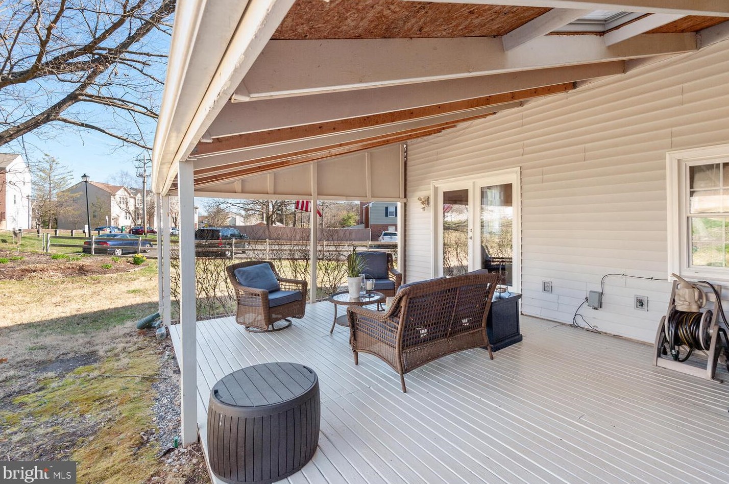 7382 Colton Ln, Manassas VA  20109-2957 exterior