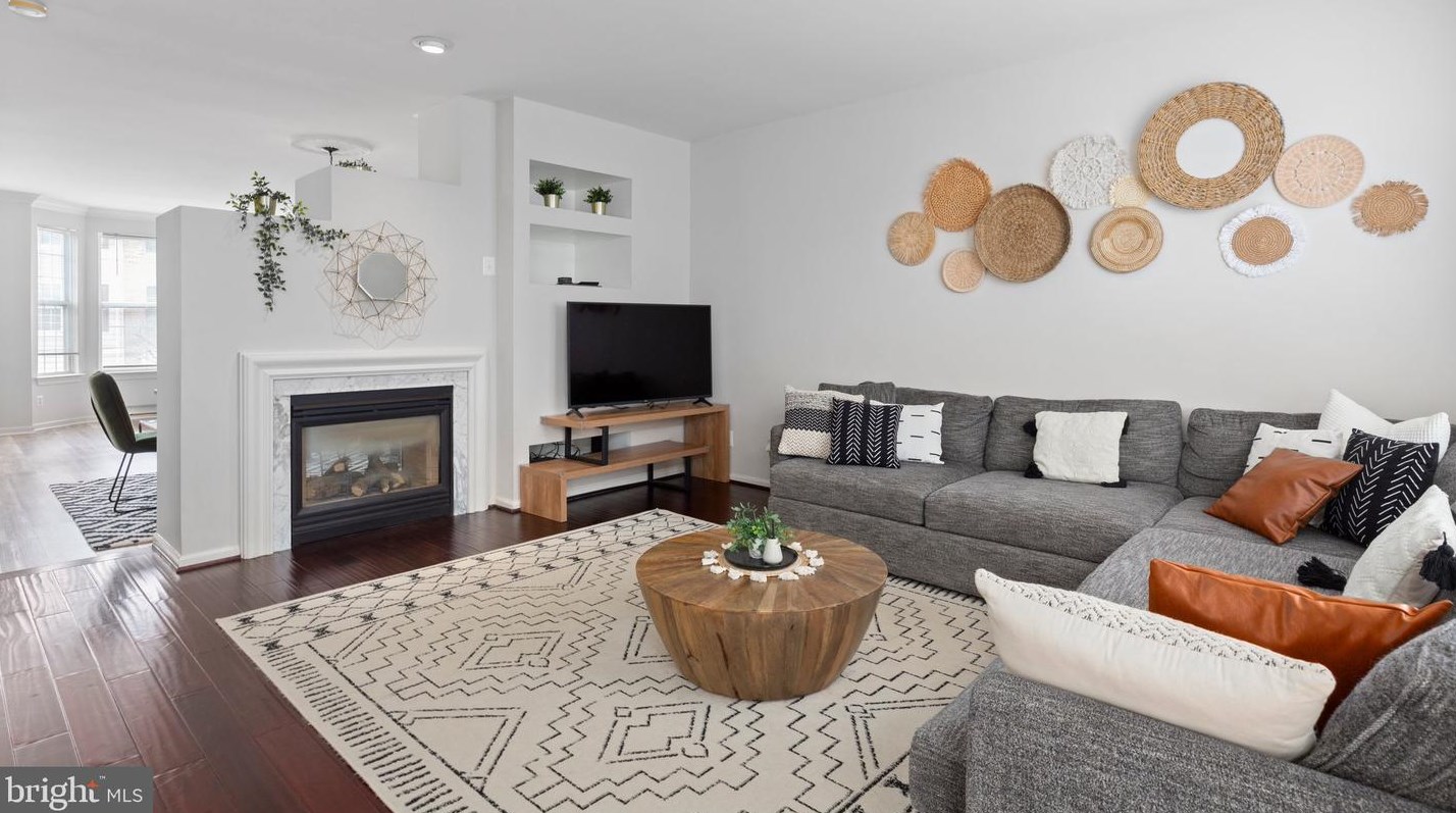 13340 Colchester Ferry Pl, Woodbridge, VA 22191