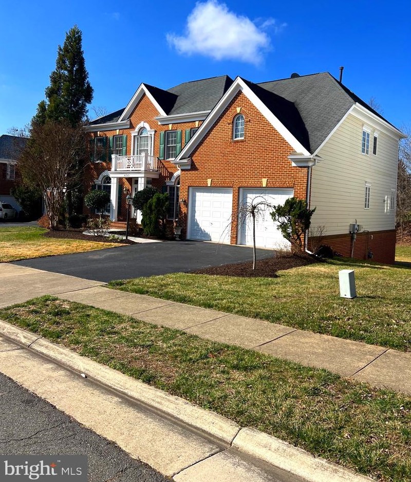 4789 Charter Ct, Woodbridge, VA 22192-5532