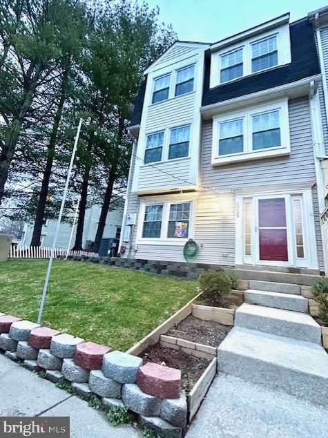 12133 Salemtown Dr, Woodbridge, VA 22192