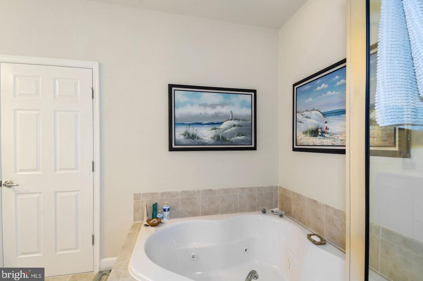 14800 Potomac Branch Dr, Woodbridge VA  22191-4056 exterior