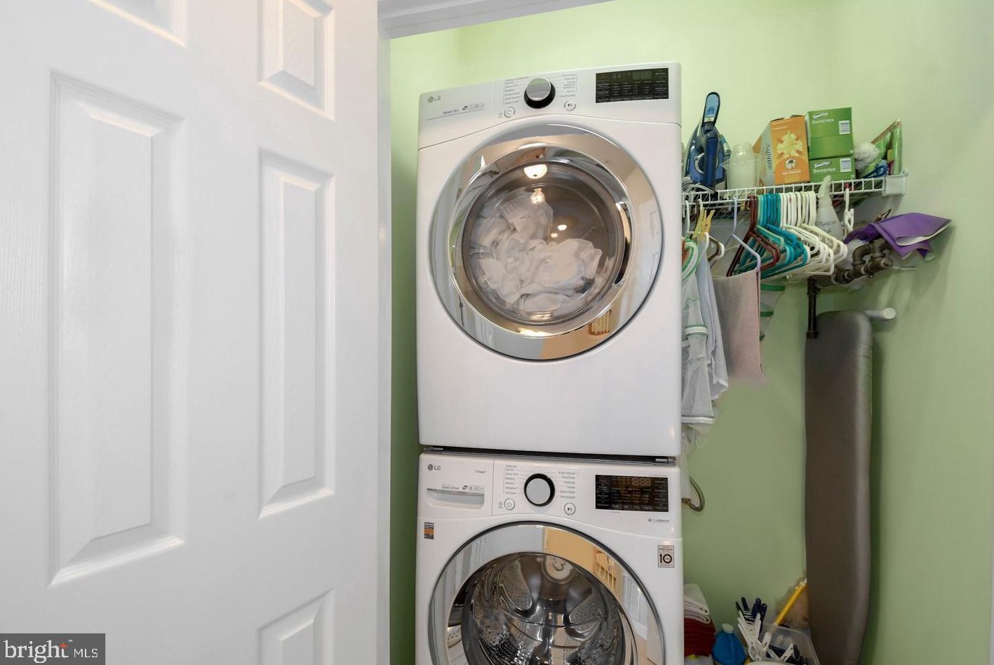 14800 Potomac Branch Dr, Woodbridge VA  22191-4056 exterior