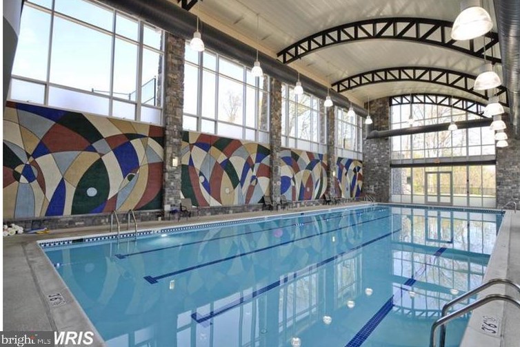 14800 Potomac Branch Dr, Woodbridge VA  22191-4056 exterior