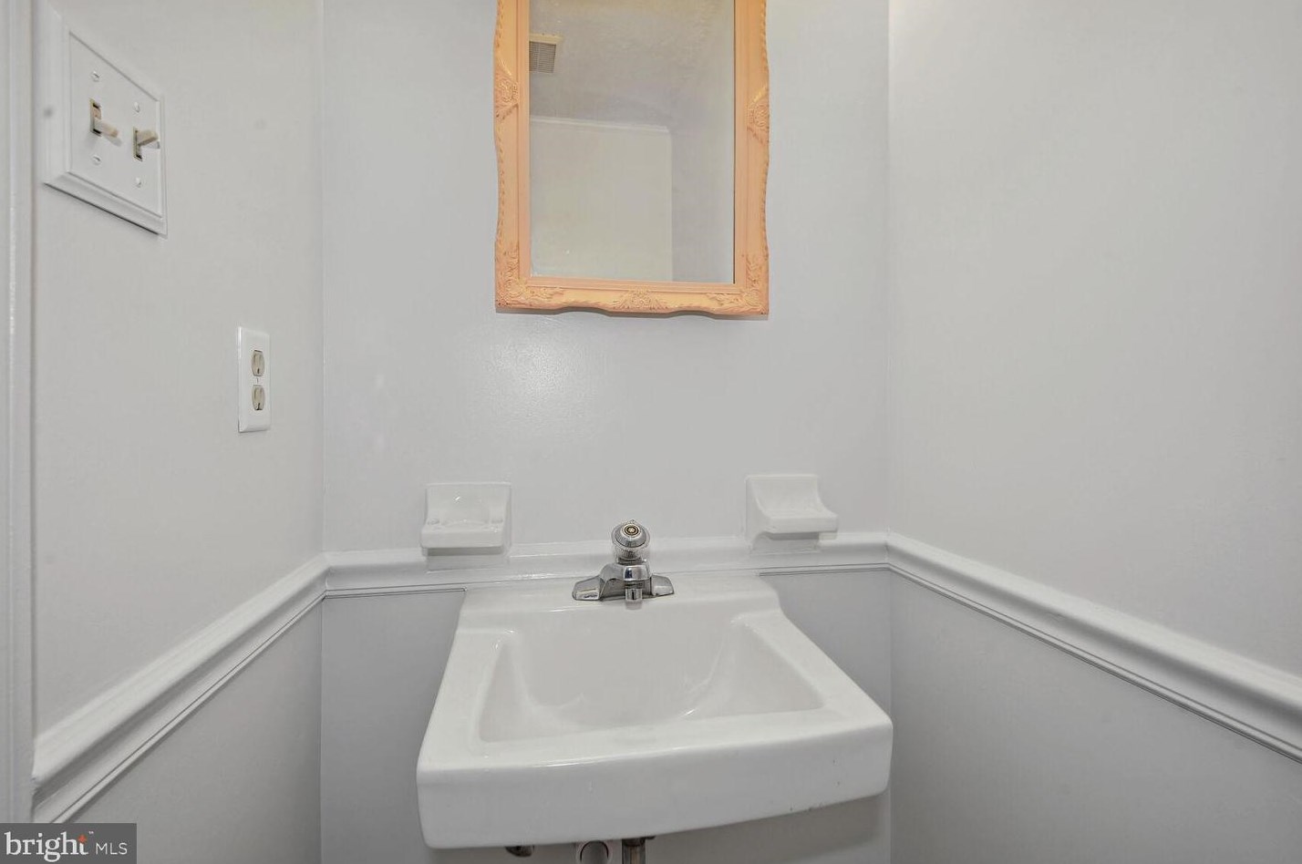 8267 Vernon St, Manassas VA  20109-3437 exterior