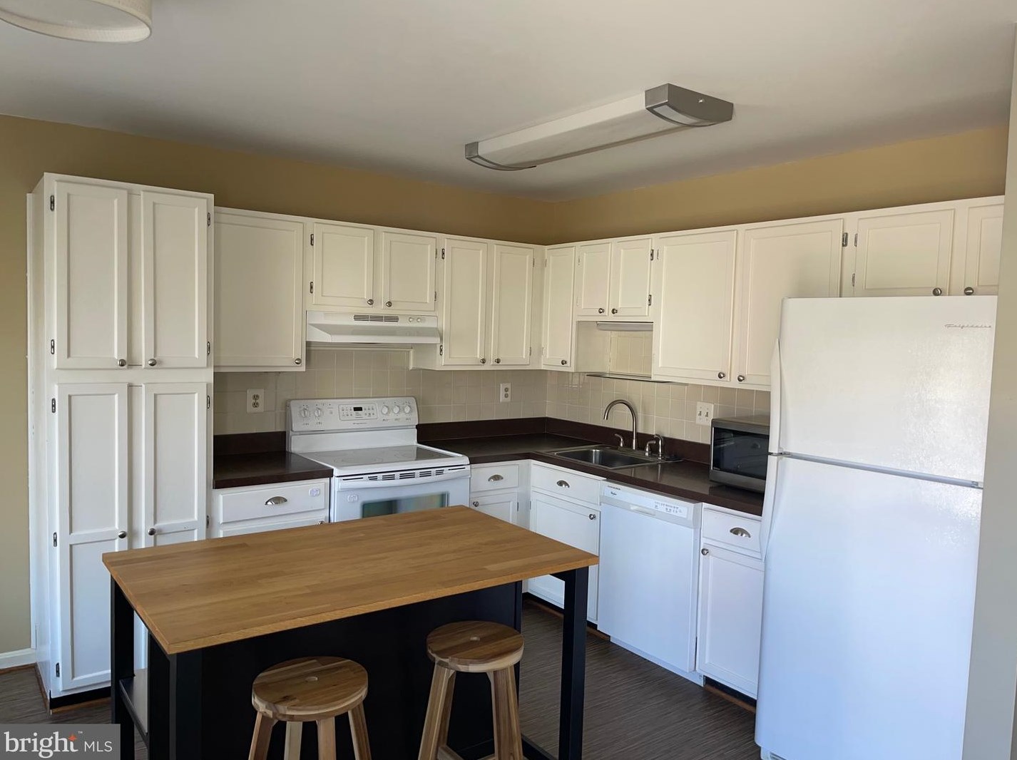 14230 Savannah Dr, Woodbridge, VA 22193