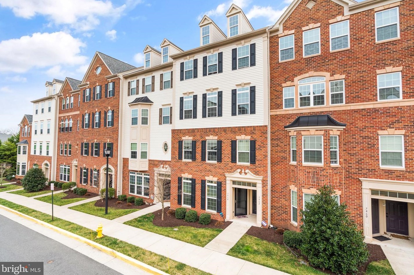 7464 Brunson Cir, Gainesville, VA 20155