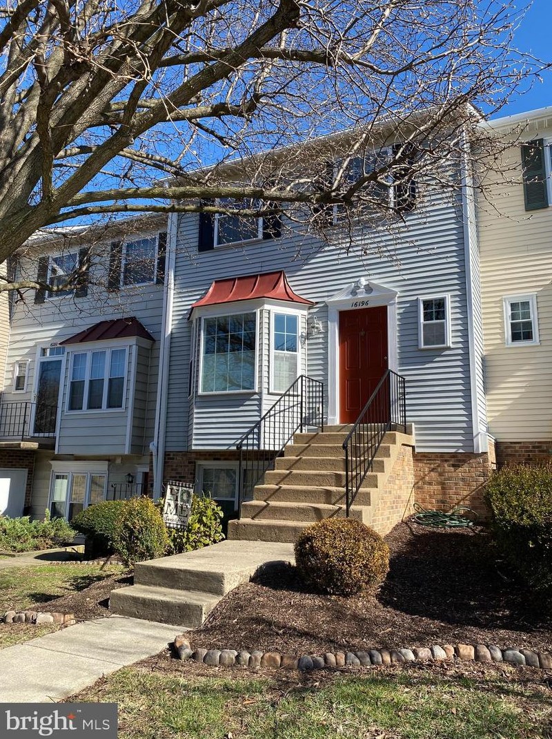 16196 Taconic Cir, Dumfries, VA 22025