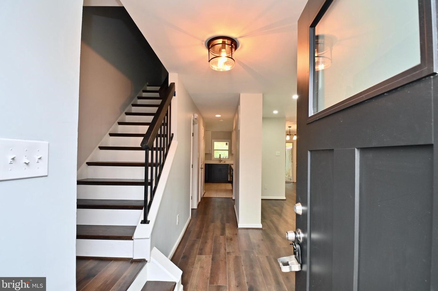 2931 Cambridge Dr, Woodbridge, VA 22192