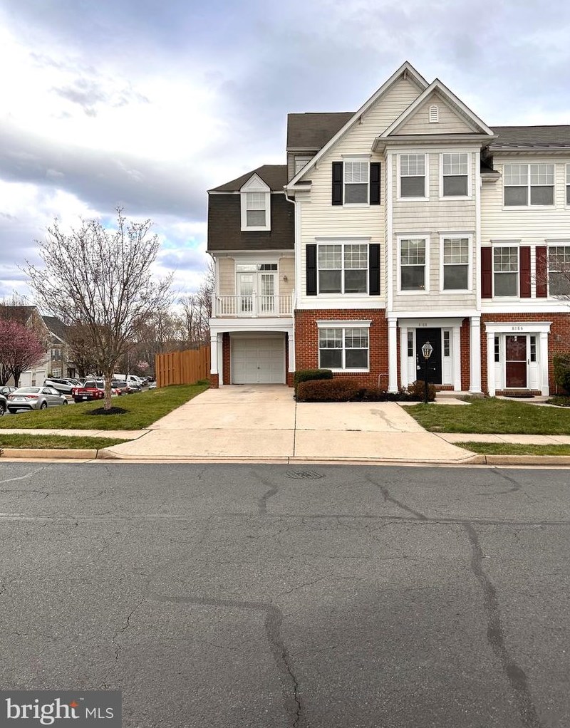 8188 Cobble Pond Way, Manassas, VA 20111